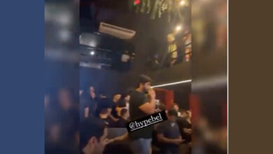 Photo of Sem máscaras, filho de Bolsonaro curte a night de Belém.