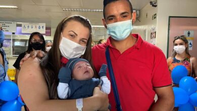 Photo of Bebê que nasceu sem oxigenação cerebral ganha alta médica