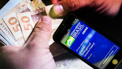 Photo of Caixa paga hoje auxílio emergencial a nascidos em novembro