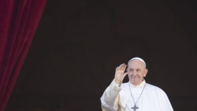 Photo of Papa Francisco é internado e será submetido a cirurgia, diz Vaticano