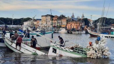 Photo of Barco afunda nas margens do Ver-o-Peso