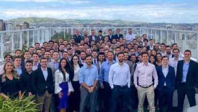 Photo of Após foto com homens brancos, ação pede indenização de R$ 10 mi a XP e Ável