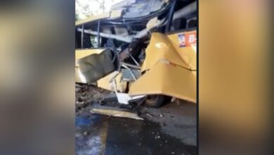 Photo of Microônibus perde o controle e invade concessionária na Almirante Barroso, em Belém