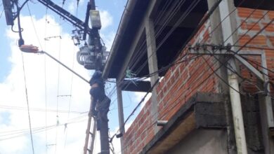 Photo of Belém: Homem morre eletrocutado e corpo fica pendurado na rede elétrica