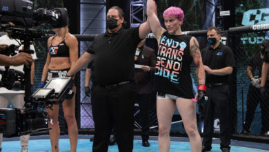 Photo of Lutadora trans vence disputa contra mulher em estreia no MMA