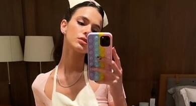Photo of Bruna Marquezine é criticada por Conselho de Enfermagem por fantasia usada no Halloween