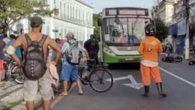 Photo of Motociclista morre após colidir com ônibus na Cidade Velha