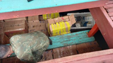 Photo of Embarcação irregular que transportava 400 caixas de cachaça é apreendida no Pará
