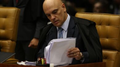 Photo of Alexandre de Moraes determina depoimento presencial do presidente