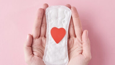 Photo of Bolsonaro assina decreto para distribuição gratuita de itens de higiene menstrual