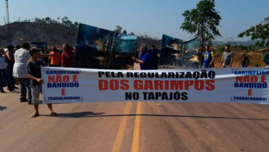 Photo of Garimpeiros anunciam interdição de principal rota de grãos no PA
