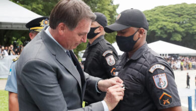Photo of Bolsonaro sanciona programa de habitação que beneficia policiais