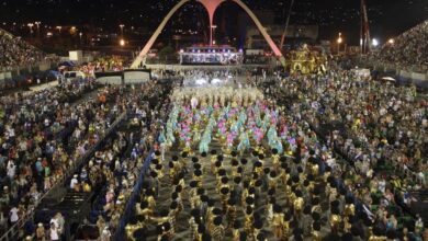 Photo of Desfile de carnaval deve render R$ 200 milhões de prejuízo à Globo