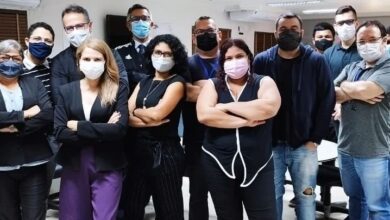 Photo of Jornalistas da TV Liberal fazem protesto por aumento salarial justo