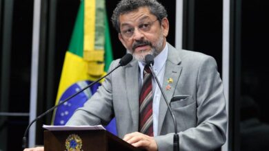 Photo of Paulo Rocha (PT) foi o único senador do Pará a votar contra redução de impostos sobre combustíveis