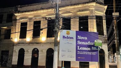 Photo of Prefeitura de Belém coloca placa gigante na frente de prédio histórico