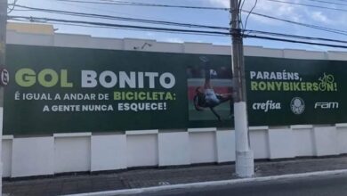 Photo of Leila Pereira homenageia Rony por gol de bicicleta pelo Palmeiras