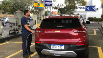 Photo of Paraguaios entram no Brasil para comprar gasolina e comida mais baratas