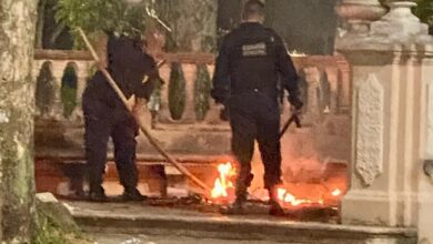 Photo of Belém abandonada: moradores de rua queimam fios de cobre na praça da República e quase provocam incêndio