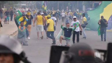 Photo of VÍDEO- Polícia Militar age e dispersa manifestantes bolsonaristas da avenida Almirante Barroso