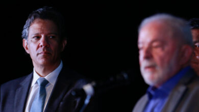 Photo of Lula decide voltar a cobrar imposto federal sobre combustíveis