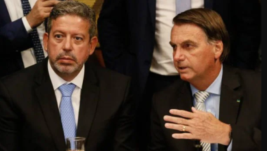 Photo of Arthur Lira concede a Bolsonaro aposentadoria parlamentar de R$ 30 mil