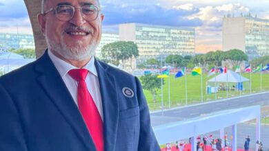 Photo of Edmilson vai para Brasília mais uma vez e é massacrado nas redes sociais da prefeitura