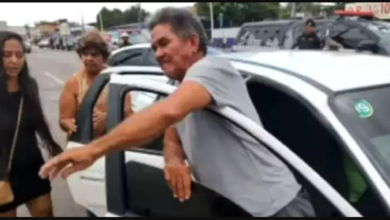 Photo of Pai de Yan Carlos joga banana em rosto de mulher: “a culpa é tua”