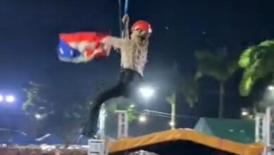 Photo of Pão e circo: Prefeita de Marituba chega pendurada por cabo de aço em festa de aparelhagem