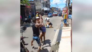 Photo of VÍDEO: Briga entre um grupo de pessoas no meio de uma rua de Icoaraci