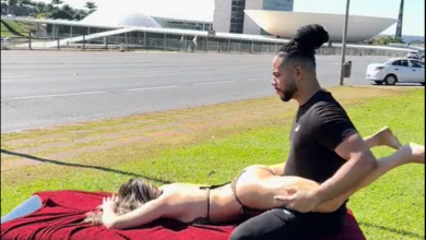 Photo of Vídeo: homem faz massagem em mulheres na frente do Congresso Nacional, em Brasília