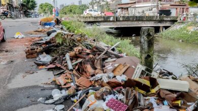 Photo of Crise do lixo em Belém: Dívida de R$15 milhões leva a suspensão de coleta e ruas são tomadas por resíduos