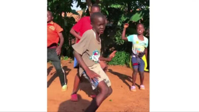Photo of Crianças de Uganda encantam ao dançar “Eu vou tomar um tacacá” de Joelma