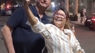 Photo of Mulher parecida com Janja tira foto com Bolsonaro e vídeo viraliza na web