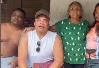 Photo of Wlad entrega presentes e afirma: “fui preso por ser oposição ao governo”