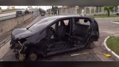 Photo of Carro é desmontado por ladrões após acidente em Belém