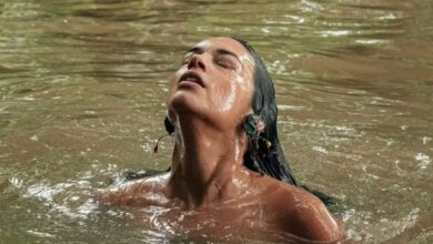 Photo of Alane toma banho no Combu e arranca suspiros: “sereia”
