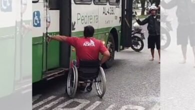 Photo of Cadeirante enfrenta descaso em parada de ônibus na Avenida Pedro Miranda, em Belém