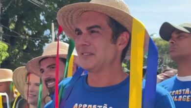 Photo of Helder Barbalho se junta à folia do segundo Arrastão do Pavulagem
