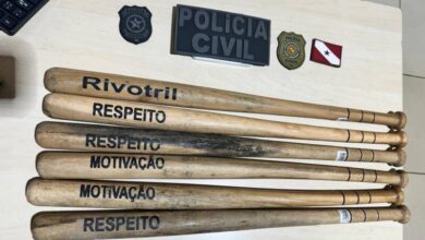 Photo of Polícia apreende bastões com mensagens de ódio, em Itaituba