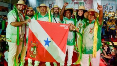 Photo of Escola Deixa Falar vence concurso de samba-enredo da Grande Rio