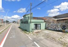 Photo of Casa construída em cima de calçada chama atenção na Cidade Velha, em Belém