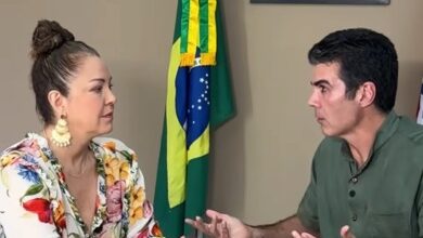 Photo of Após repercussão negativa, Helder e Ursula Vidal aparecem conversando sobre PL que acaba com a FUNTELPA: “erro brutal”