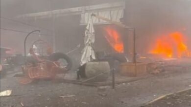 Photo of Avião de Pequeno Porte Cai no Centro de Gramado, Destruindo Loja e Casas e Deixando Feridos