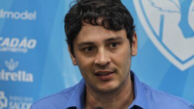 Photo of Sem dinheiro, Paysandu busca apoio de “notáveis torcedores” para contratar e tentar sair da crise