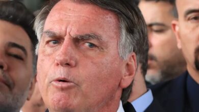 Photo of Bolsonaro é alvo de operação da Polícia Federal, terá que usar tornozeleira eletrônica e não poderá usar redes sociais