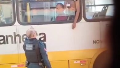 Photo of Homem faz motorista de ônibus refém durante tentativa de assalto em Belém; veja o vídeo