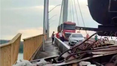 Photo of Acidente com carreta bitrem interdita ponte da Alça Viária e provoca congestionamento quilométrico