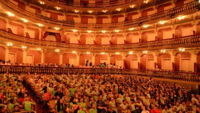 Photo of Público do Theatro da Paz entoa coro de “Sem Anistia” após espetáculo