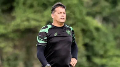Photo of Caiu! Claudinei Oliveira não é mais técnico do Paysandu após nova derrota